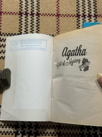 【英文儿童读物】Agatha: Girl of Mystery + The Magic Secrets Box(2本合售)插画本 品相自鉴