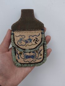 清代，打籽绣荷包，