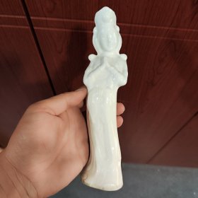 合手开齿菩萨一尊