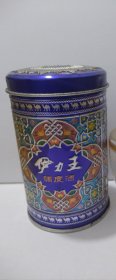 新疆伊力王铁罐，摆柜，一两满满