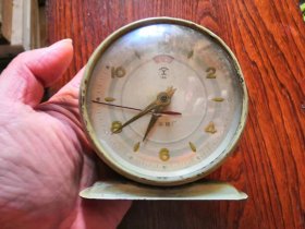 五十年代老的工字牌马蹄表，品相如图，十分怀旧，按配件出
