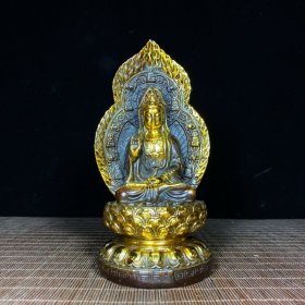 纯铜鎏金莲台佛光观音菩萨像，高18.5厘米，宽9.5厘米，重951克，