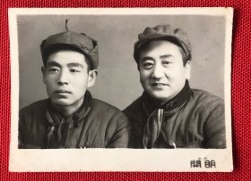 二名男干部1952年在太原留影老照片