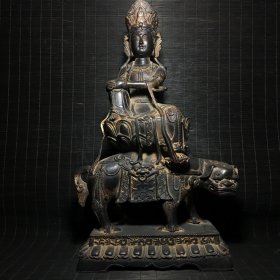 铜佛像，高35厘米，宽19厘米，重4790克，