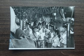 八十年代老电影 白奶奶醉酒 导演 赵瑞起，明星演员 毛爱莲 、任宏恩 、杜朝阳等黑白老照片