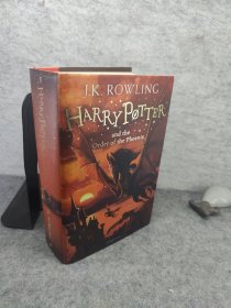 Harry Potter and the order of the -- 哈利·波特与凤凰社（书名） （英国版，精装）9781408855935