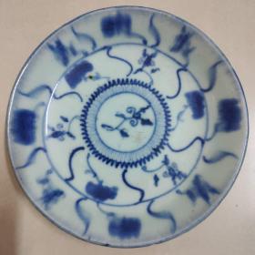 清中期青花菊纹盘