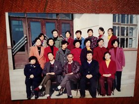 90年代吉林市某单位女工合影照片一张