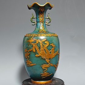 收藏品！宋官窑钧窑变刻字描金包口双耳型赏瓶摆件：此造型美观精致，纯手工制作，做工精细。胎质细腻光滑，老味十足，自然磨损，极其少有。值得收藏。尺寸39x17厘米、