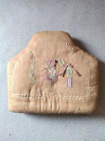 清代刺绣持莲童子铜提手壶套一个，完整。