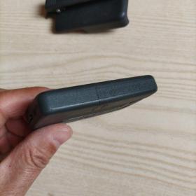 NEC传呼机R4N4-6B编号N48423733ZZ，装上电池红灯亮，有滴滴声，电池盖缺少个小角，不知能否正常使用，介意者勿拍。