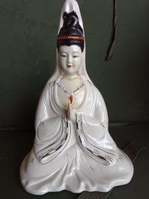 瓷观音菩萨像