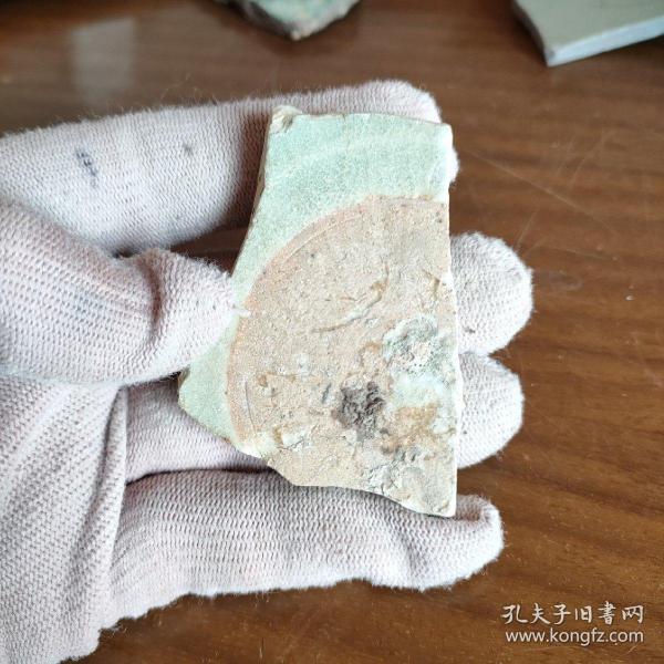 古代龙泉窑老瓷片标本 内涩胎暗刻纹 釉水温润肥厚513