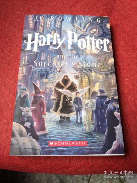 Harry Potter and the Sorcerer's Stone (Harry Potter Series, Book 1)