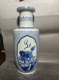 青花棒槌瓶；