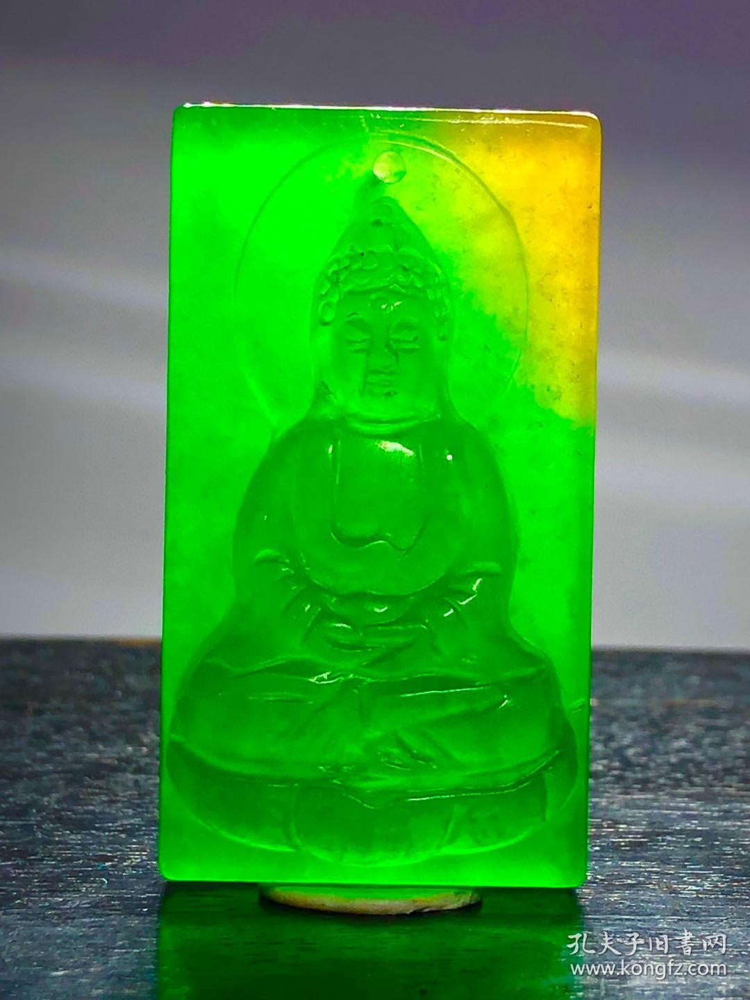 45_龙石种高冰翡翠佛吊坠，选料上乘，冰透水润，满绿通透精细雕刻，开脸漂亮，油润包浆，完整全品。M54