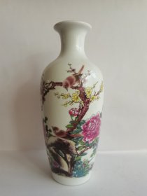粉彩花瓶