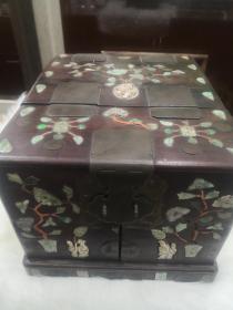 清红木宝石梳妆盒