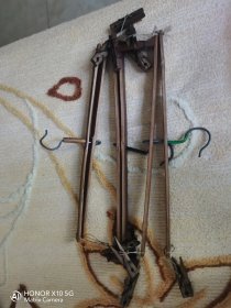 三个，竹制裤架