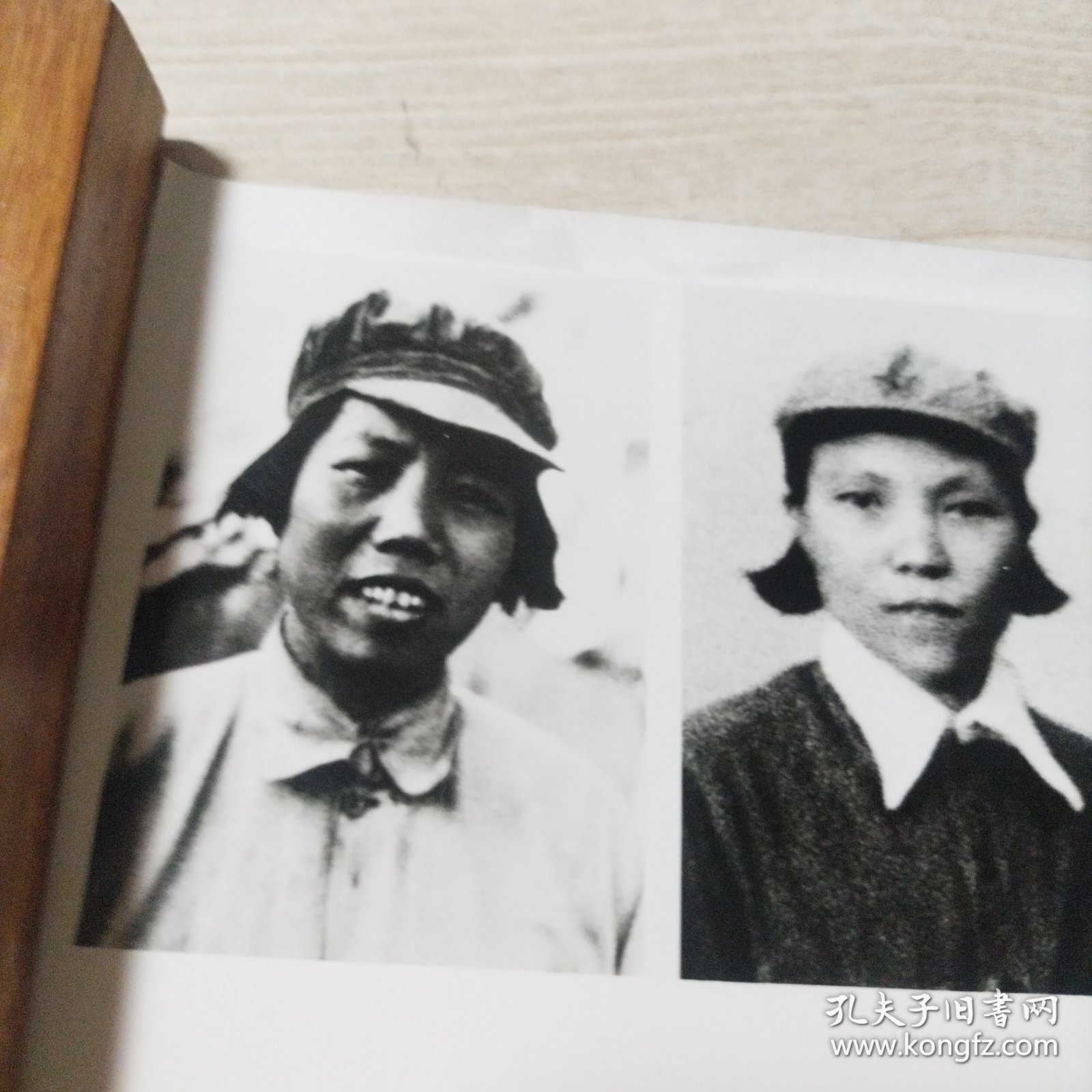 黑白照片女红军（23年11月25日上）