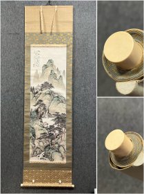 古筆青绿山水图 【水田竹圃】 木盒
1883 - 1958（明治十六~昭和三十三）76岁。 本名忠治，又名敬，字余忠次，号潇碧堂、积翠堂、水竹 居、蚁池庵。大阪生人。少年从师姬岛竹外。20余岁跻 身画坛，后成为关西南画界的重镇，1921年主持画塾 菁我会，培养南宗画弟子。历任日本南画院同人、帝国 美术院展览会委员及审查员。