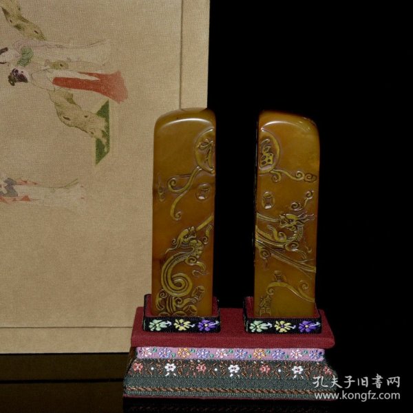 旧藏 布盒装寿山石田黄石对章 总重：508克