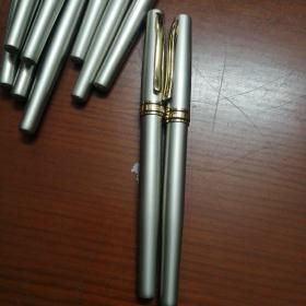 钢笔：英雄金笔（全新未使用  ）