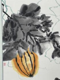 姚陆其   湖南长沙人,女,1913年5月3日生于长沙一个艺术世家。自幼随父到吉林生活,从父学习山水画。1929年入吉林市女子中学读书。九一八事变后随家逃亡北平,入流亡中学、春明女中读完高中。1935年人齐鲁大学历史系。1937年转入北平中国大学政治经济系。期间于1935年至1940年师从齐白石学画,专攻大写意花草鱼虫技法。1938年经齐白石允许,她和丈夫在北平中山公园主办了画展。