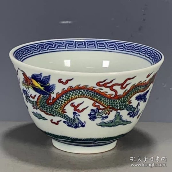 清代乾隆年制五彩龙凤主人杯茶杯