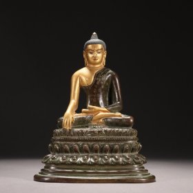 清代：铜泥金释迦牟尼佛坐像