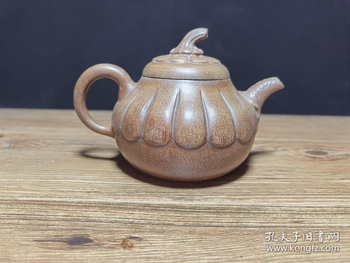 1983_精品珍藏紫砂壶 品茗：花瓣壶 底款：陈明远 材质：紫砂 容量：550cc