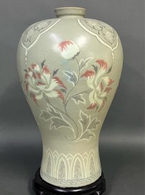 朝鲜瓷加彩梅瓶高40厘米宽24厘米