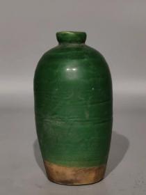 清代绿釉瓷花瓶