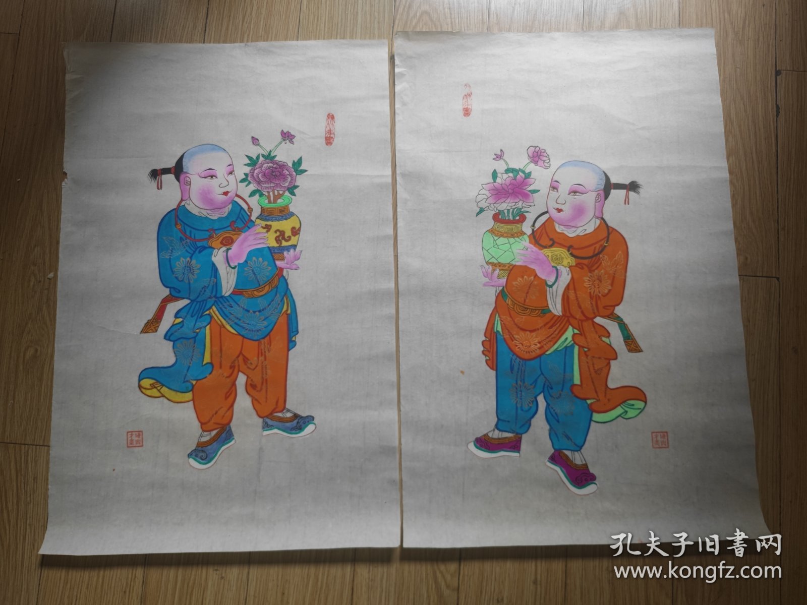 绵竹年画大师陈兴才木版套印手工上色年画 一对 有印章 包老保真 见实物更是色彩鲜艳，人物形象栩栩如生，爱不释手！