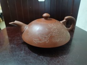 早期老坭兴太白壶～解放左右出口紫砂壶，完整，容量520cc左右。（品相完好）