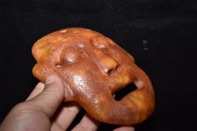 红山文化老玉脸谱、雕刻精美，包浆醇厚，品相完美、重量370克、