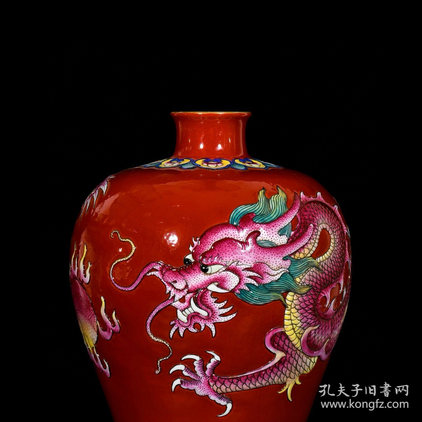 清乾隆粉彩浮雕龙纹梅瓶32/20厘米