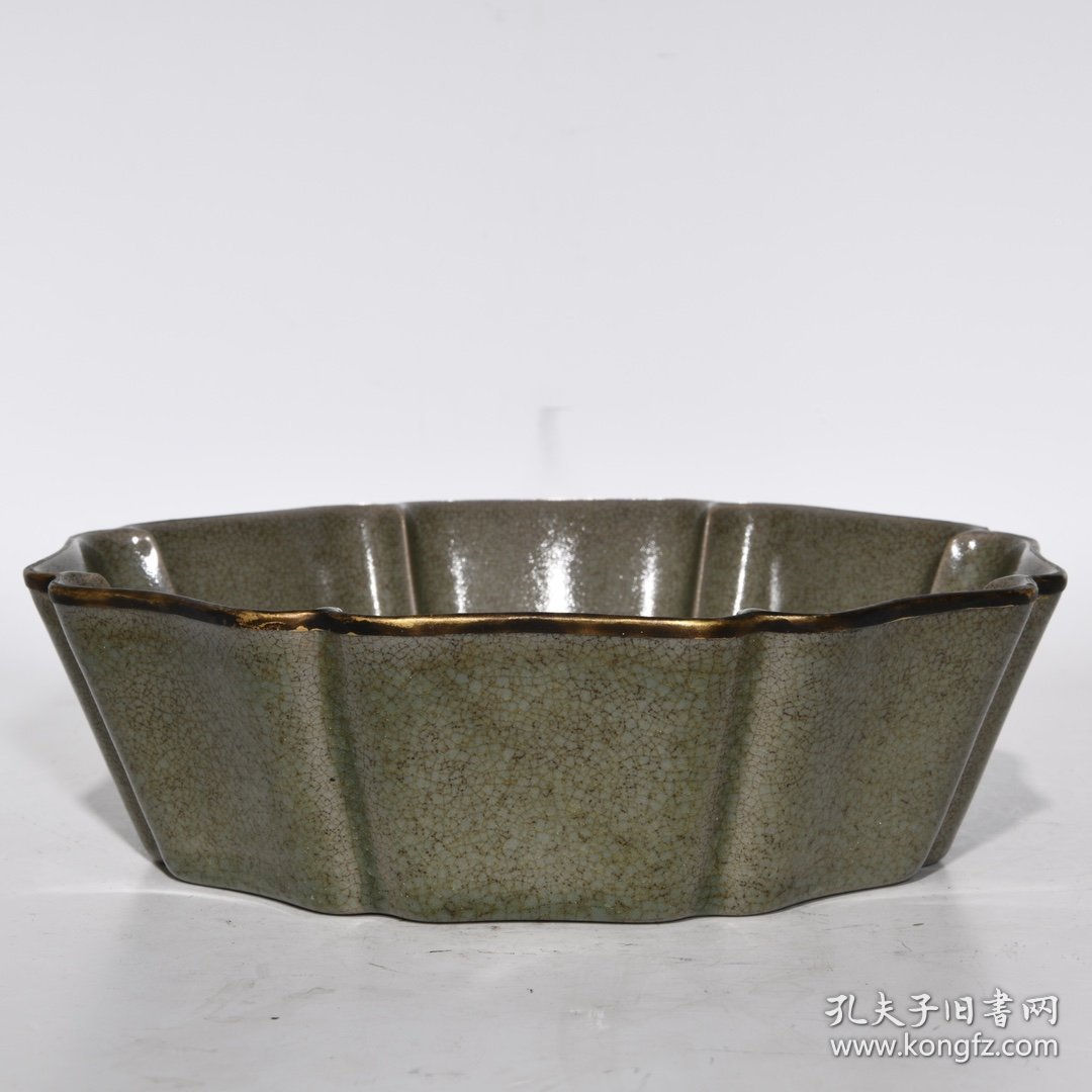 汝窑包口刻诗花口洗