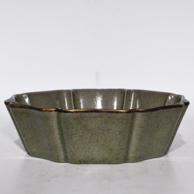 汝窑包口刻诗花口洗