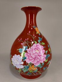 清雍正款珊瑚红花开富贵纹玉壶春瓶