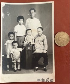 老照片 品相尺寸以图为准 货号：16706 五十年代太原华昌照相 全家福