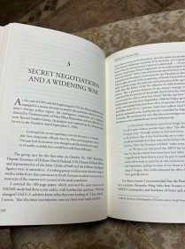 《越战回忆录》Ending The Vietnam War，中国人民的老朋友，美国前国务卿基辛格博士亲笔签名，Easton出版社真皮限量收藏版，签名专用本。

这本书详细记录了基辛格在越南战争期间担任国家安全顾问的经历和看法，对这场冲突的分析、评估以及其对全球政治格局的影响等方面提供了许多深入的见解。