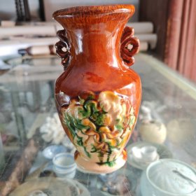 560年代三彩花瓶