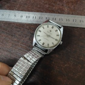上海宝石花半钢手表（不能走，要洗油）