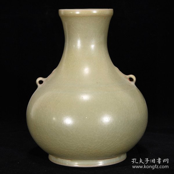 回流宋汝窑大肚瓶，高17厘米，直径14厘米