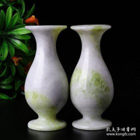 一对天然玉雕花瓶摆件整个玉石做成单个高13厘米一对的价格