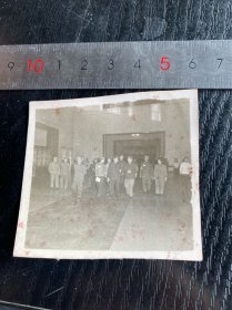 1968年2月21日晚11时周总理接见大连铁道学院驻京代表原版老照片！