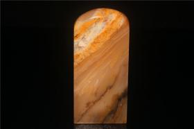 这是一块正宗 巴林 水纹冻石   印章  （最大最好的一块）雕工精良栩栩如生 ，纯天然结晶冻石，性老稳定产量少，如此质地的结晶不多见。