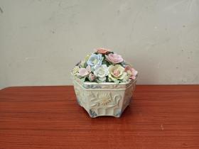 漂亮的枫溪手工瓷塑花盆摆件