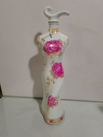 一斤装旗袍酒瓶